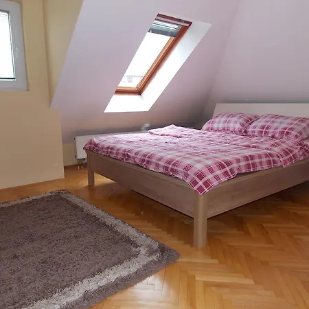 Apartman Sara *