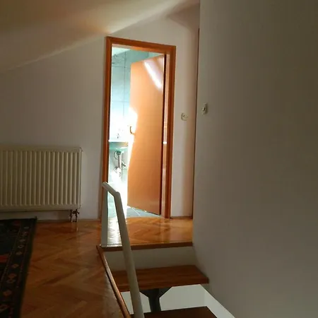 Sara Apartment *